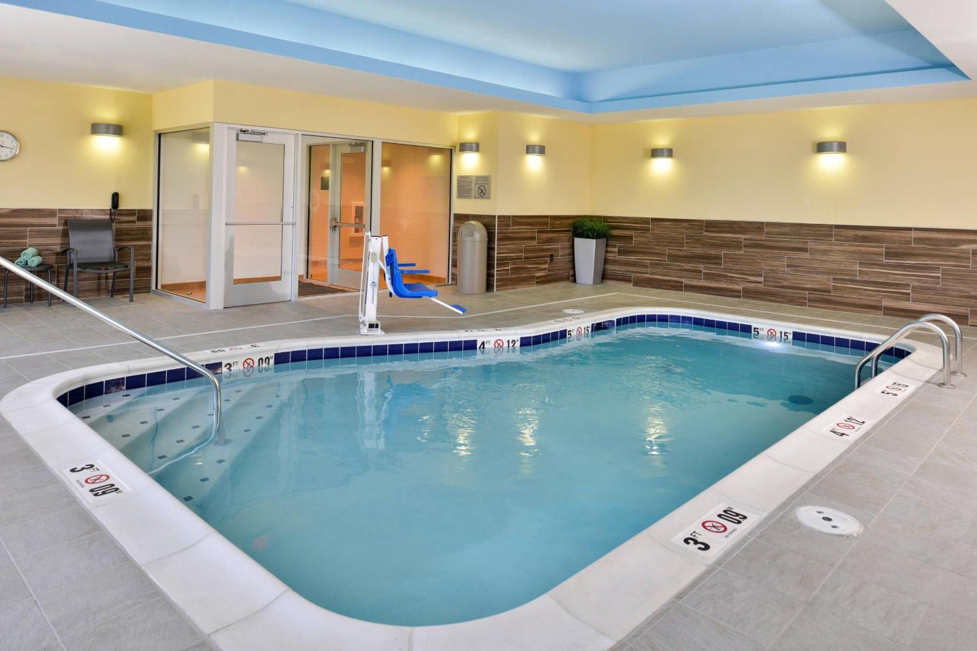 Fairfield Inn & Suites By Marriott St. Joseph Экстерьер фото